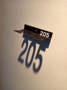 เหล็กฉลุเลขห้อง